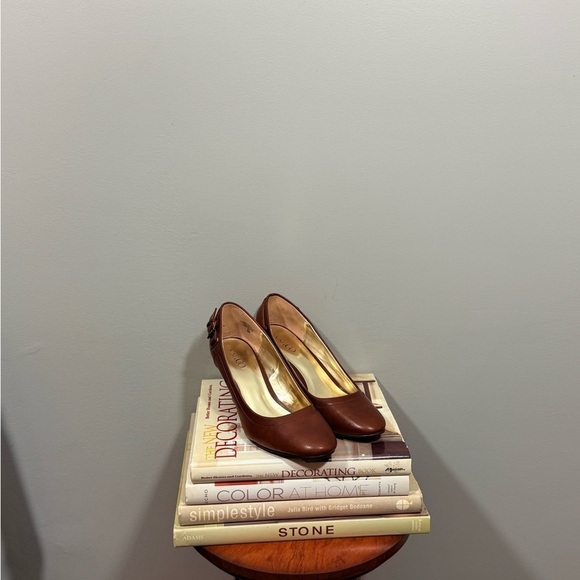 Nine & Co. Shoes - Nine & Co. Size 9M Brown Leather Women's Heels